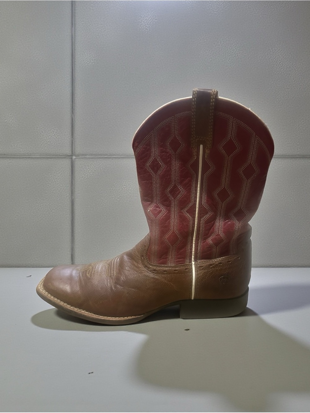Ariat Live Wire Western Boots Square Toe
Wood/Mega-Red Women 7.5-8 Big Kid Sz  6